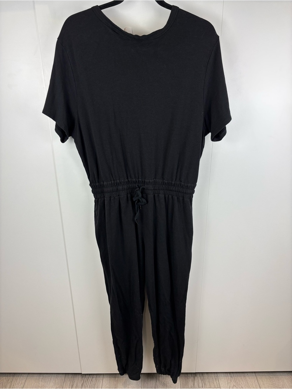 Smash & Tess Black Short Sleeve Romper Elastic Drawstring Waist sz M Pockets